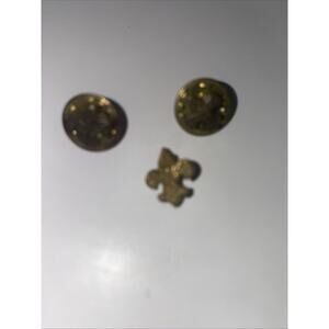 BSA Miniature Gold Tone Metal Lapel Pin Fleur-de-lis screw back 2 Pin Back 1